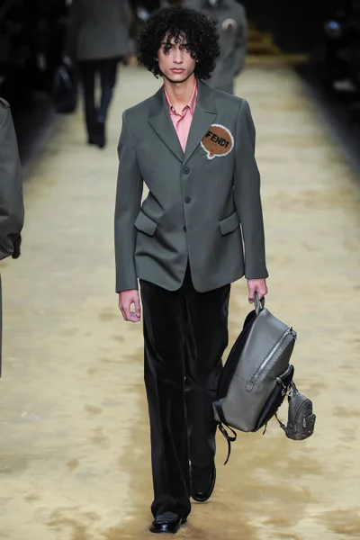 Look 33
